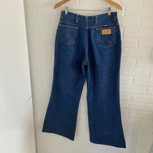 Vintage 70s Women’s Denim Jeans Wrangle Baggy Flare Bell bottom Mid wash sz 30 - Picture 2 of 9